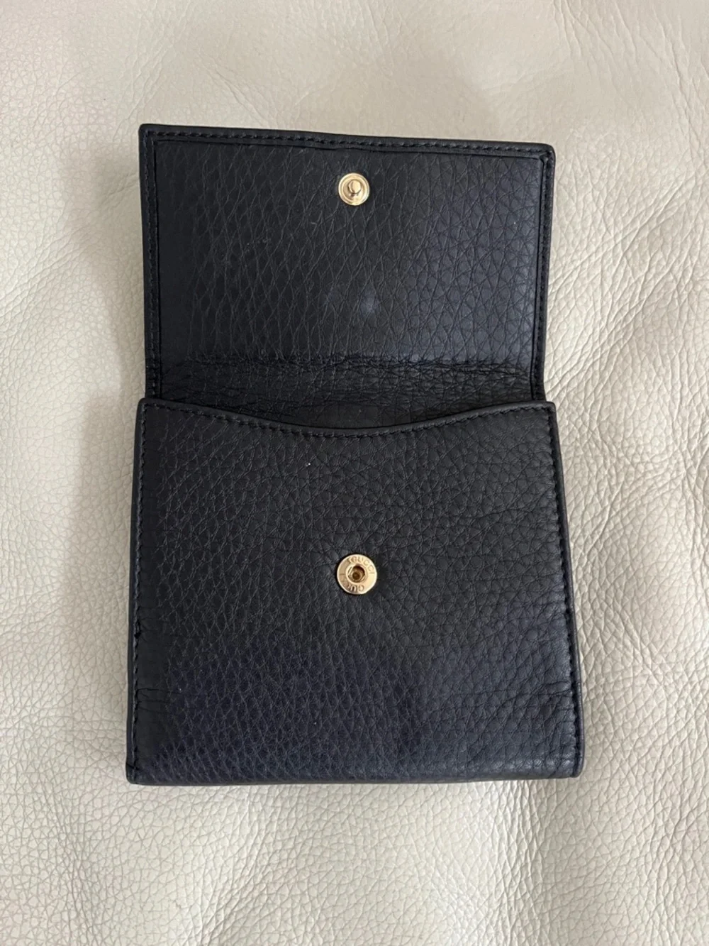 Gucci Classic Stirrup Black Leather Conpact Wallet with Gold Hardware EUC - Picture 2 of 10